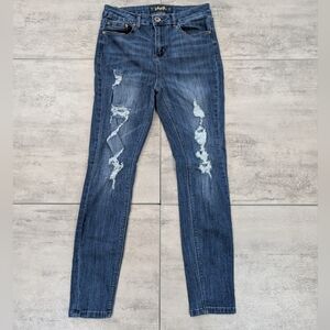 Indigo Rein Juniors Medium Wash Distressed Skinny Jean Size 9 / 28 x 27
